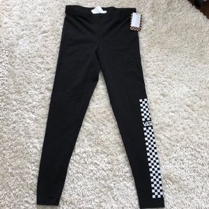 Vans black leggings.